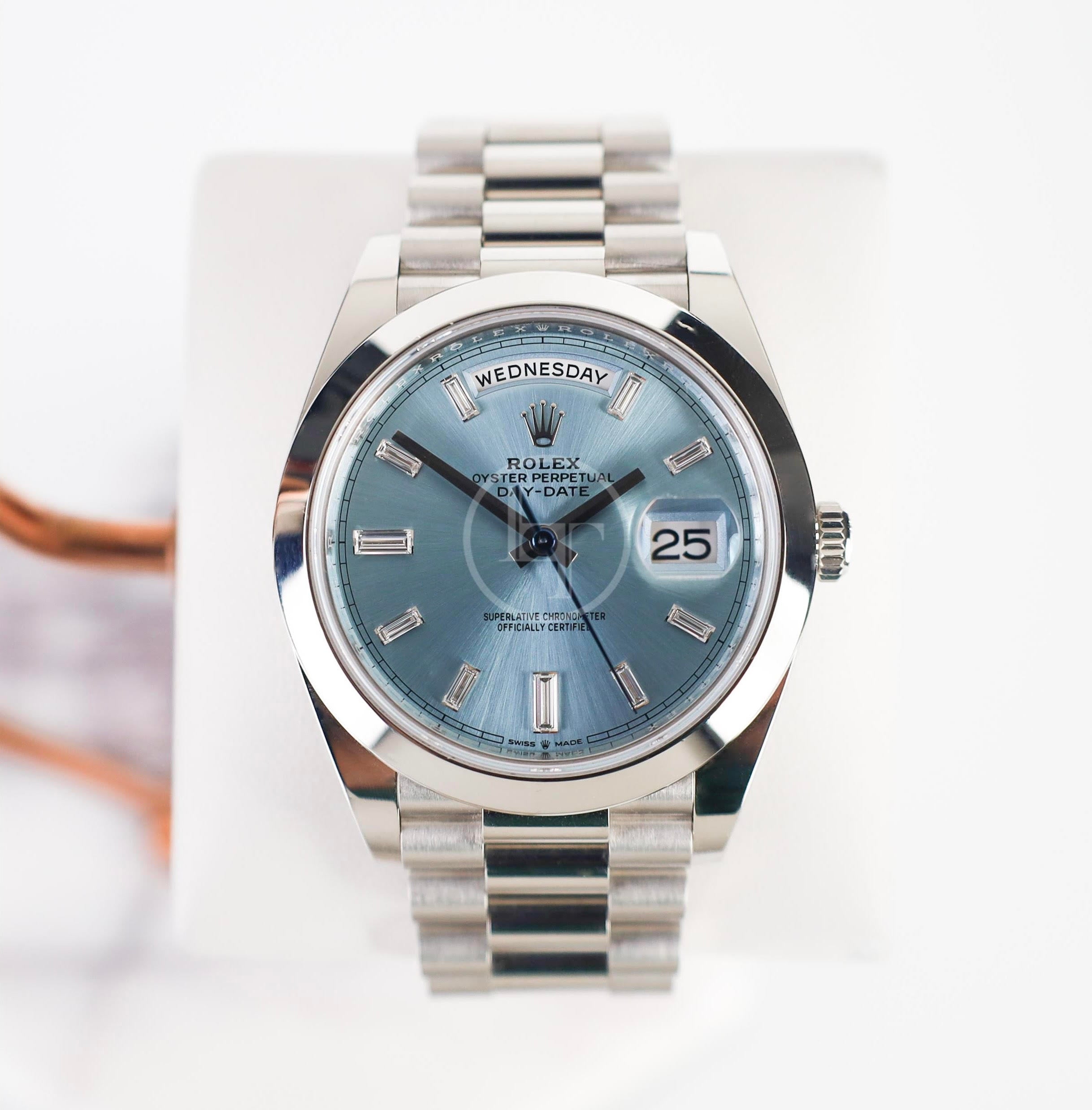 unnamed.jpg Rolex Day-Date 40 Platinum Ice Blue Diamond Dial & Smooth Bezel President Bracelet 228206 - - 图片 1